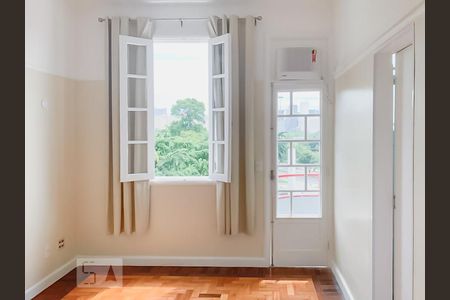 Sala/Quarto de kitnet/studio para alugar com 1 quarto, 28m² em Glória, Rio de Janeiro