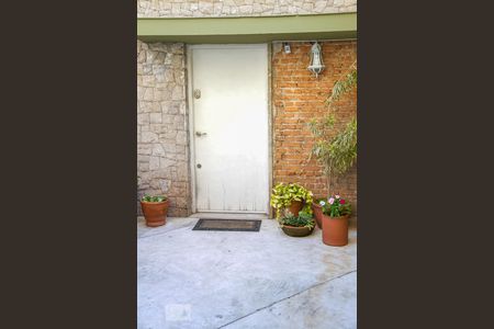 Entrada de casa para alugar com 3 quartos, 146m² em Jardim das Acácias, São Paulo