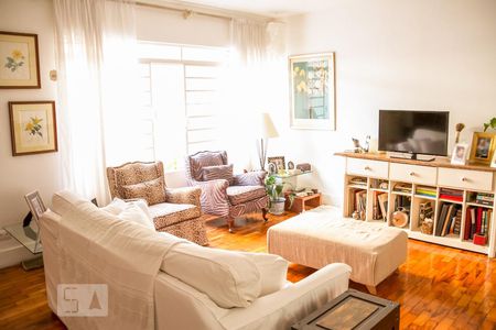 Sala de casa para alugar com 3 quartos, 146m² em Jardim das Acácias, São Paulo