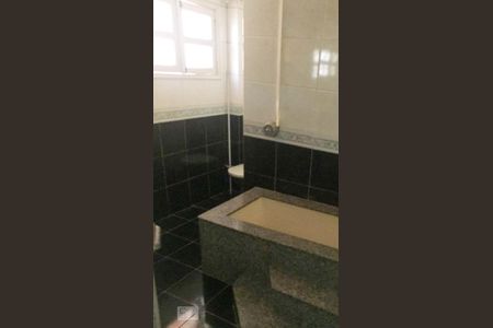 Casa à venda com 220m², 3 quartos e sem vaga Casa à venda com 220m², 3 quartos e sem vagaBanheiro