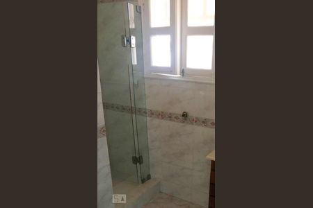 Casa à venda com 220m², 3 quartos e sem vaga Casa à venda com 220m², 3 quartos e sem vagaBanheiro