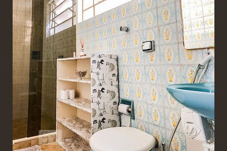 Banheiro de apartamento à venda com 1 quarto, 48m² em Centro Histórico, Porto Alegre