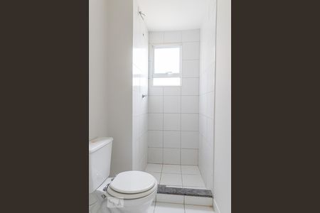 Banheiro de apartamento para alugar com 2 quartos, 46m² em Protásio Alves, Porto Alegre