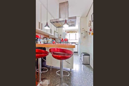 Cozinha de apartamento à venda com 3 quartos, 110m² em Sumaré, São Paulo