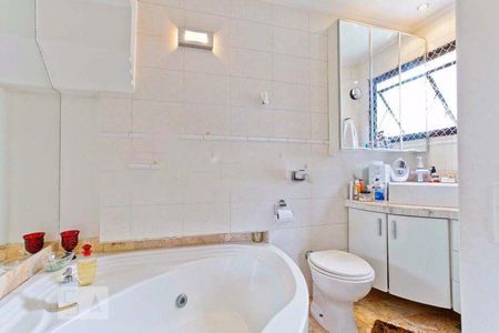 Apartamento à venda com 115m², 3 quartos e 3 vagasSuíte - Banheira