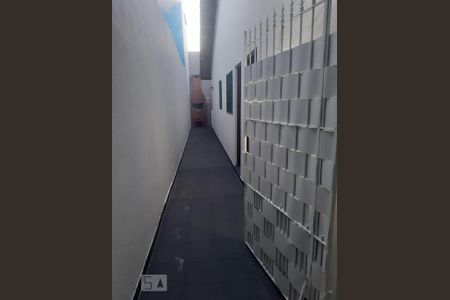 Corredor de casa para alugar com 2 quartos, 80m² em Quitaúna, Osasco