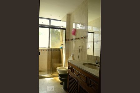 Apartamento à venda com 210m², 4 quartos e 3 vagasBanheiro Social