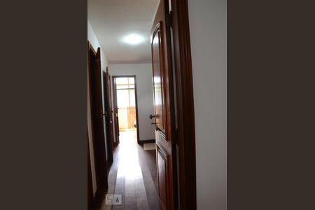 Corredor de apartamento à venda com 4 quartos, 210m² em Barra da Tijuca, Rio de Janeiro