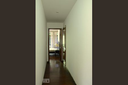 Apartamento à venda com 210m², 4 quartos e 3 vagasCorredor