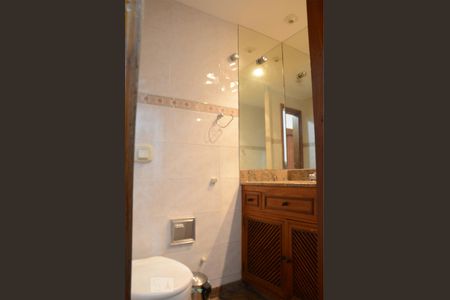 Lavabo de apartamento à venda com 4 quartos, 210m² em Barra da Tijuca, Rio de Janeiro