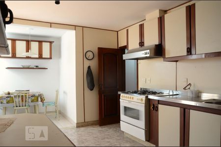 Apartamento à venda com 210m², 4 quartos e 3 vagasCozinha