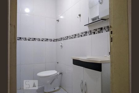 Banheiro de apartamento à venda com 2 quartos, 78m² em Centro Histórico, Porto Alegre