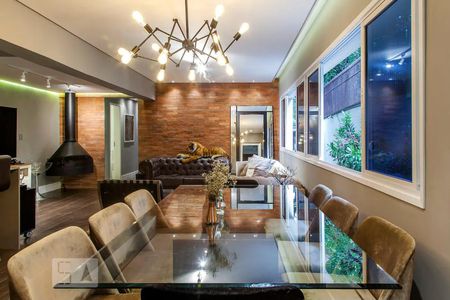 Apartamento para alugar com 130m², 3 quartos e 1 vaga Apartamento para alugar com 130m², 3 quartos e 1 vagaSala