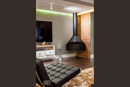 Apartamento para alugar com 130m², 3 quartos e 1 vaga Apartamento para alugar com 130m², 3 quartos e 1 vagaLareira em pedra vulcânica