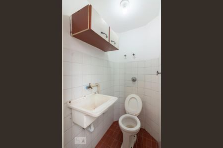 Apartamento à venda com 60m², 1 quarto e sem vaga Apartamento à venda com 60m², 1 quarto e sem vagaBanheiro de Serviço