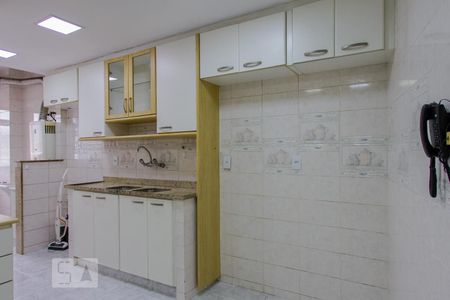 Apartamento à venda com 130m², 3 quartos e 2 vagasCozinha