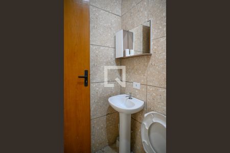 Banheiro de casa para alugar com 1 quarto, 40m² em Vila Caraguatá, São Paulo