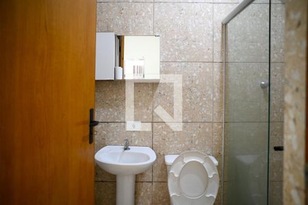 Banheiro de casa para alugar com 1 quarto, 40m² em Vila Caraguatá, São Paulo