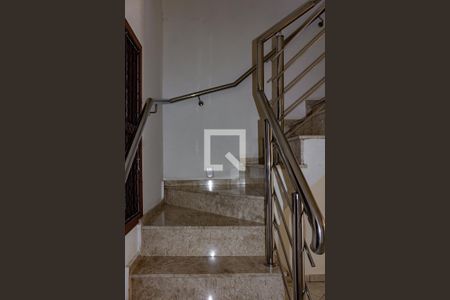 Escada de casa à venda com 4 quartos, 197m² em São José, Canoas