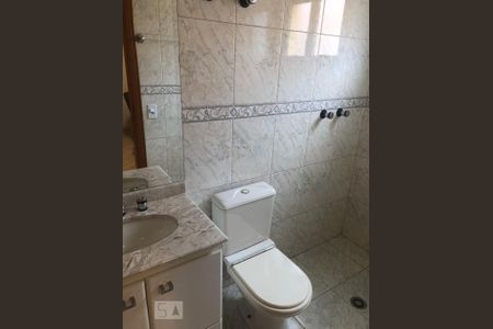 Casa para alugar com 128m², 3 quartos e 4 vagas Casa para alugar com 128m², 3 quartos e 4 vagasBanheiro