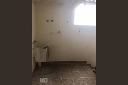 Área de serviço de casa para alugar com 3 quartos, 128m² em Jardim Taboão, São Paulo
