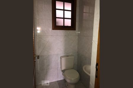 Casa para alugar com 128m², 3 quartos e 4 vagas Casa para alugar com 128m², 3 quartos e 4 vagasBanheiro de serviço