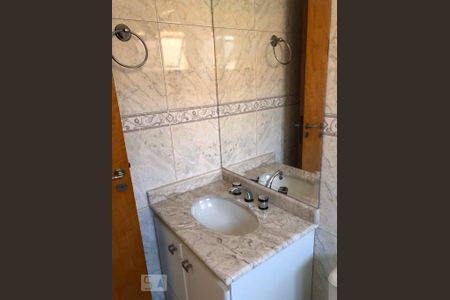 Casa para alugar com 128m², 3 quartos e 4 vagas Casa para alugar com 128m², 3 quartos e 4 vagasBanheiro