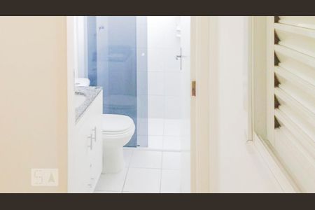 Banheiro de apartamento para alugar com 3 quartos, 80m² em Vila Osasco, Osasco
