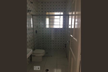 Banheiro de casa para alugar com 2 quartos, 110m² em Vila Gustavo, São Paulo
