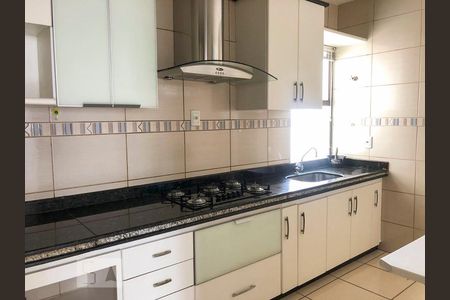 Cozinha de apartamento para alugar com 4 quartos, 87m² em Jardim Goiás, Goiânia