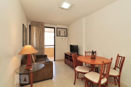 Sala. de apartamento para alugar com 1 quarto, 43m² em Copacabana, Rio de Janeiro