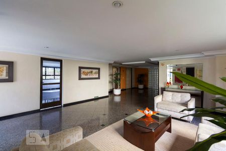 Apartamento à venda com 71m², 2 quartos e 2 vagasHall social