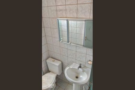 Banheiro de apartamento à venda com 2 quartos, 56m² em Parque Residencial Vila União, Campinas