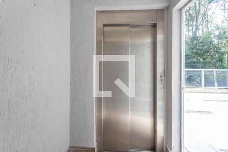 Elevador sala  de casa para alugar com 4 quartos, 750m² em Centro, Diadema