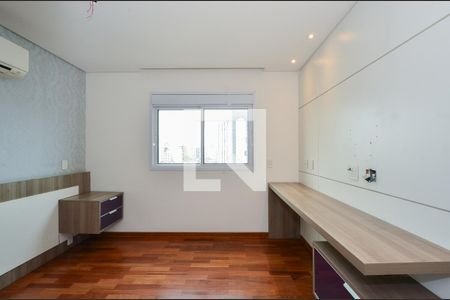 Apartamento à venda com 205m², 4 quartos e 4 vagas Apartamento à venda com 205m², 4 quartos e 4 vagasSuíte 2