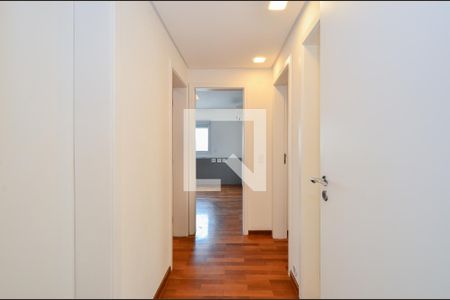 Apartamento à venda com 205m², 4 quartos e 4 vagas Apartamento à venda com 205m², 4 quartos e 4 vagasCorredor