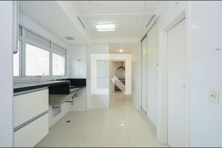 Apartamento à venda com 205m², 4 quartos e 4 vagas Apartamento à venda com 205m², 4 quartos e 4 vagasÁrea de Serviço