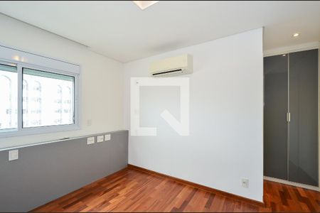 Apartamento à venda com 205m², 4 quartos e 4 vagas Apartamento à venda com 205m², 4 quartos e 4 vagasSuíte 1