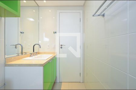 Apartamento à venda com 205m², 4 quartos e 4 vagas Apartamento à venda com 205m², 4 quartos e 4 vagasBanheiro da Suíte 1
