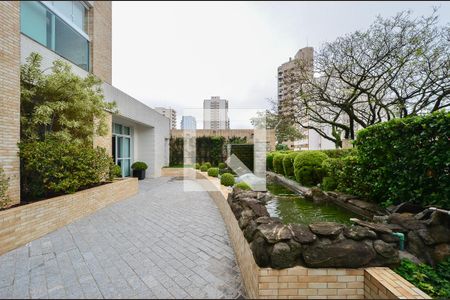 Apartamento à venda com 205m², 4 quartos e 4 vagas Apartamento à venda com 205m², 4 quartos e 4 vagasÁrea Externa