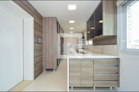 Apartamento à venda com 205m², 4 quartos e 4 vagas Apartamento à venda com 205m², 4 quartos e 4 vagasCozinha