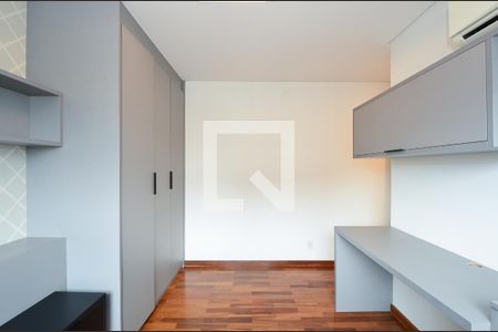 Apartamento à venda com 205m², 4 quartos e 4 vagas Apartamento à venda com 205m², 4 quartos e 4 vagasQuarto 2