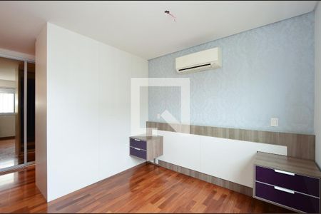 Apartamento à venda com 205m², 4 quartos e 4 vagas Apartamento à venda com 205m², 4 quartos e 4 vagasSuíte 2