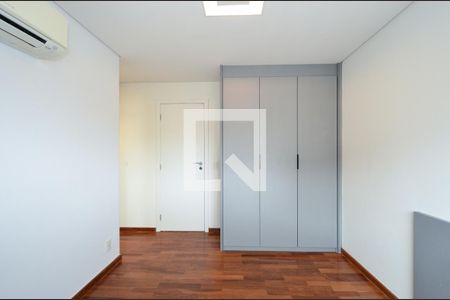 Apartamento à venda com 205m², 4 quartos e 4 vagas Apartamento à venda com 205m², 4 quartos e 4 vagasSuíte 1