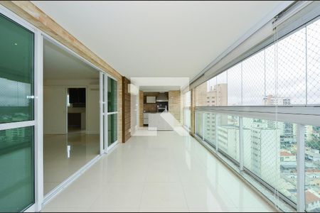 Apartamento à venda com 205m², 4 quartos e 4 vagas Apartamento à venda com 205m², 4 quartos e 4 vagasVaranda gourmet