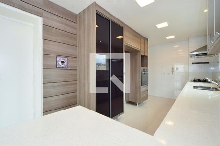 Apartamento à venda com 205m², 4 quartos e 4 vagas Apartamento à venda com 205m², 4 quartos e 4 vagasCozinha