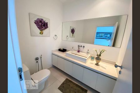 Casa à venda com 871m², 5 quartos e 6 vagas Casa à venda com 871m², 5 quartos e 6 vagasLavabo