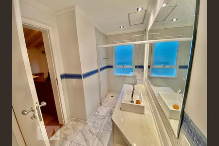 Casa à venda com 871m², 5 quartos e 6 vagas Casa à venda com 871m², 5 quartos e 6 vagasBanheiro