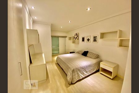 Casa à venda com 871m², 5 quartos e 6 vagas Casa à venda com 871m², 5 quartos e 6 vagasSuíte 3