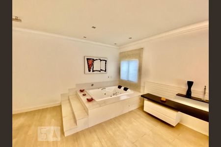 Casa à venda com 871m², 5 quartos e 6 vagas Casa à venda com 871m², 5 quartos e 6 vagasSuíte 1